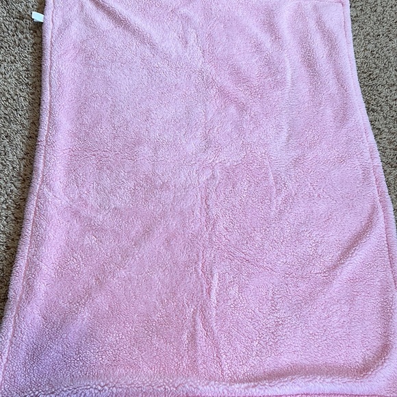 BNWOT super soft & cuddly girl’s Woodland Animal-themed reversible baby blanket - Picture 6 of 9